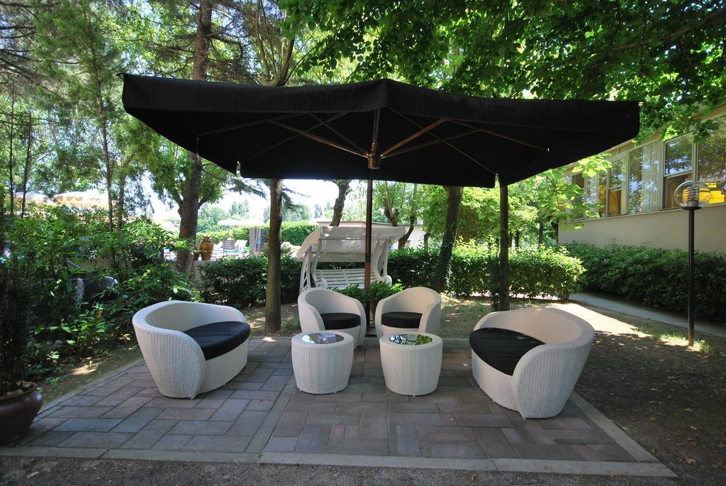 Hotel Plutone Cervia Exterior foto