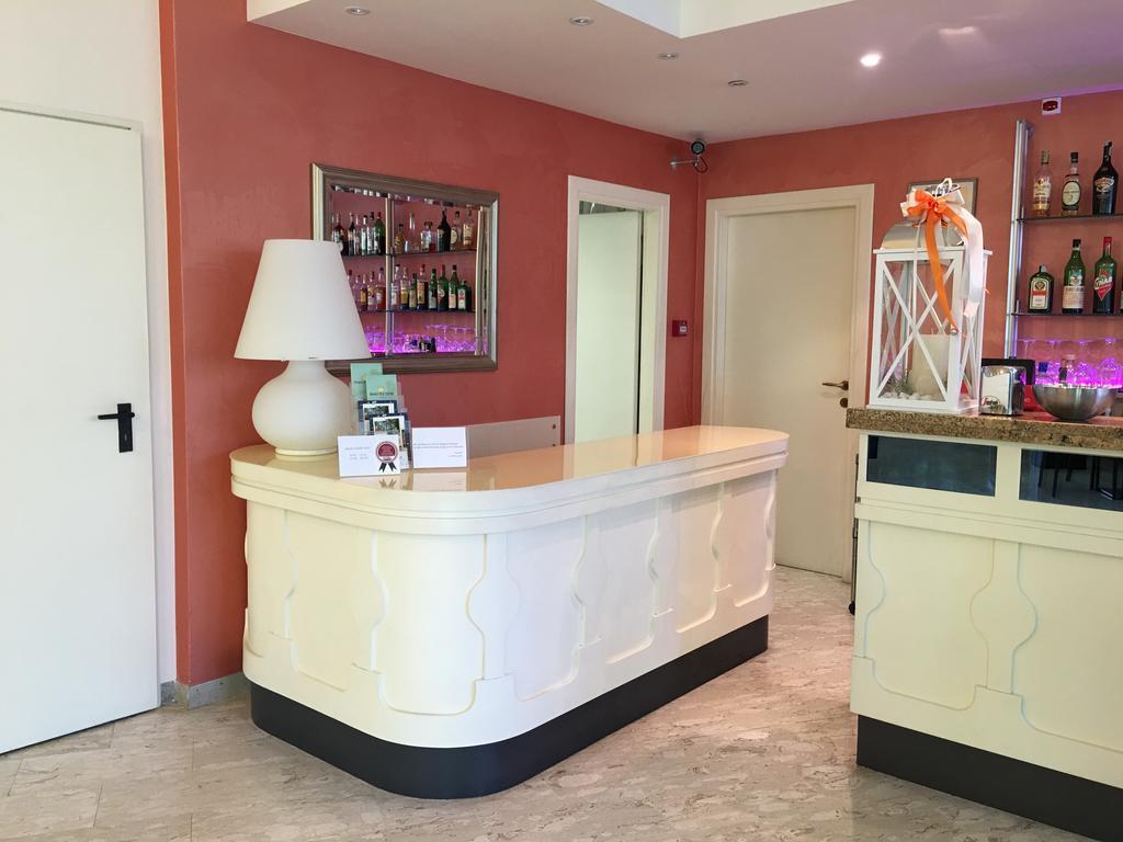 Hotel Plutone Cervia Exterior foto